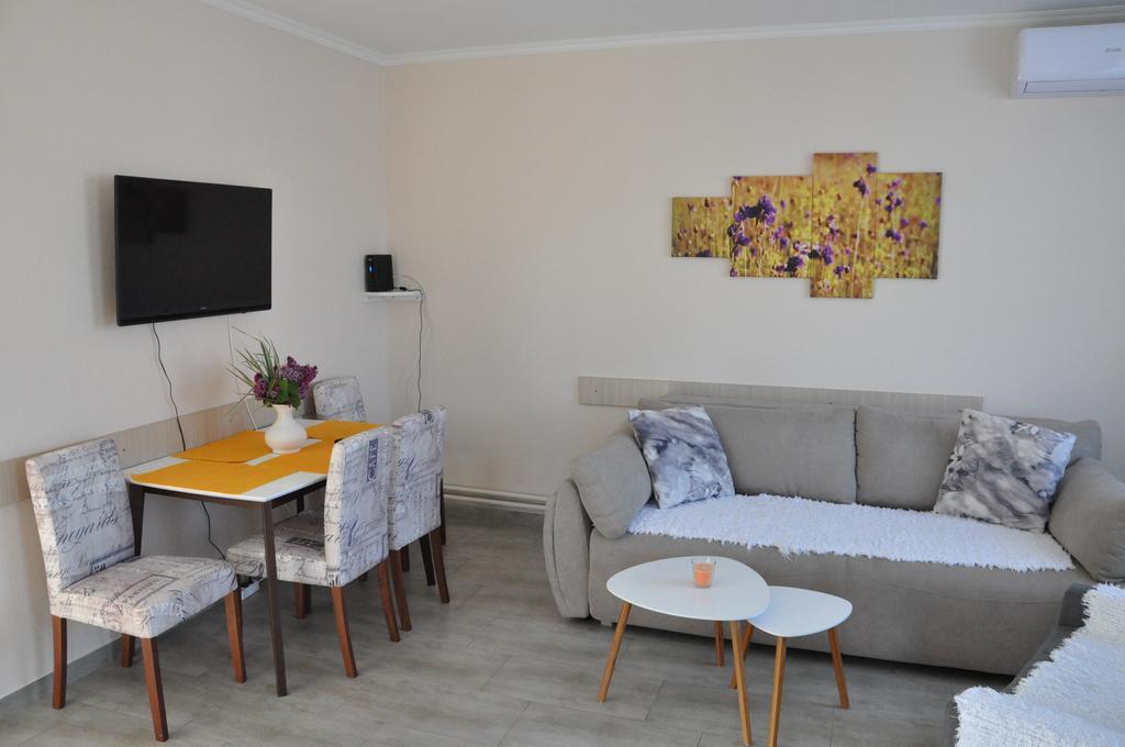 Aria Apartmani 维尔蒂尼克 外观 照片